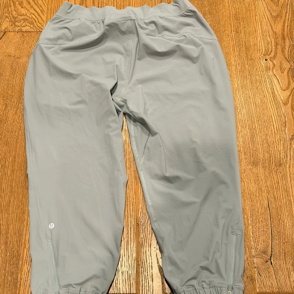 lululemon athletica‎ Light Gray pull on Joggers size 12